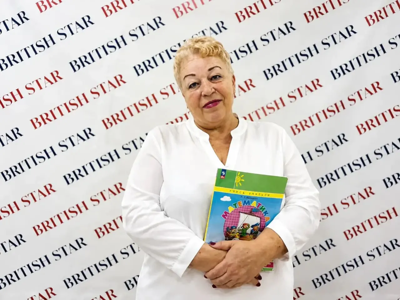 Акалелова Елена Борисовна - педагог по математике